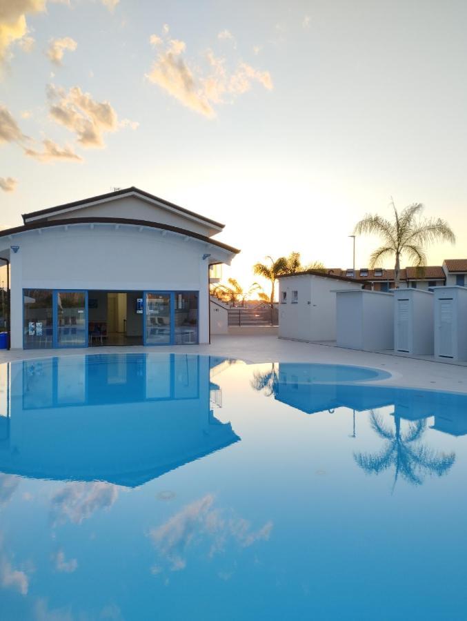 Icaro Residence Apartments With A Beautiful Pool SantʼAgata di Militello Eksteriør bilde