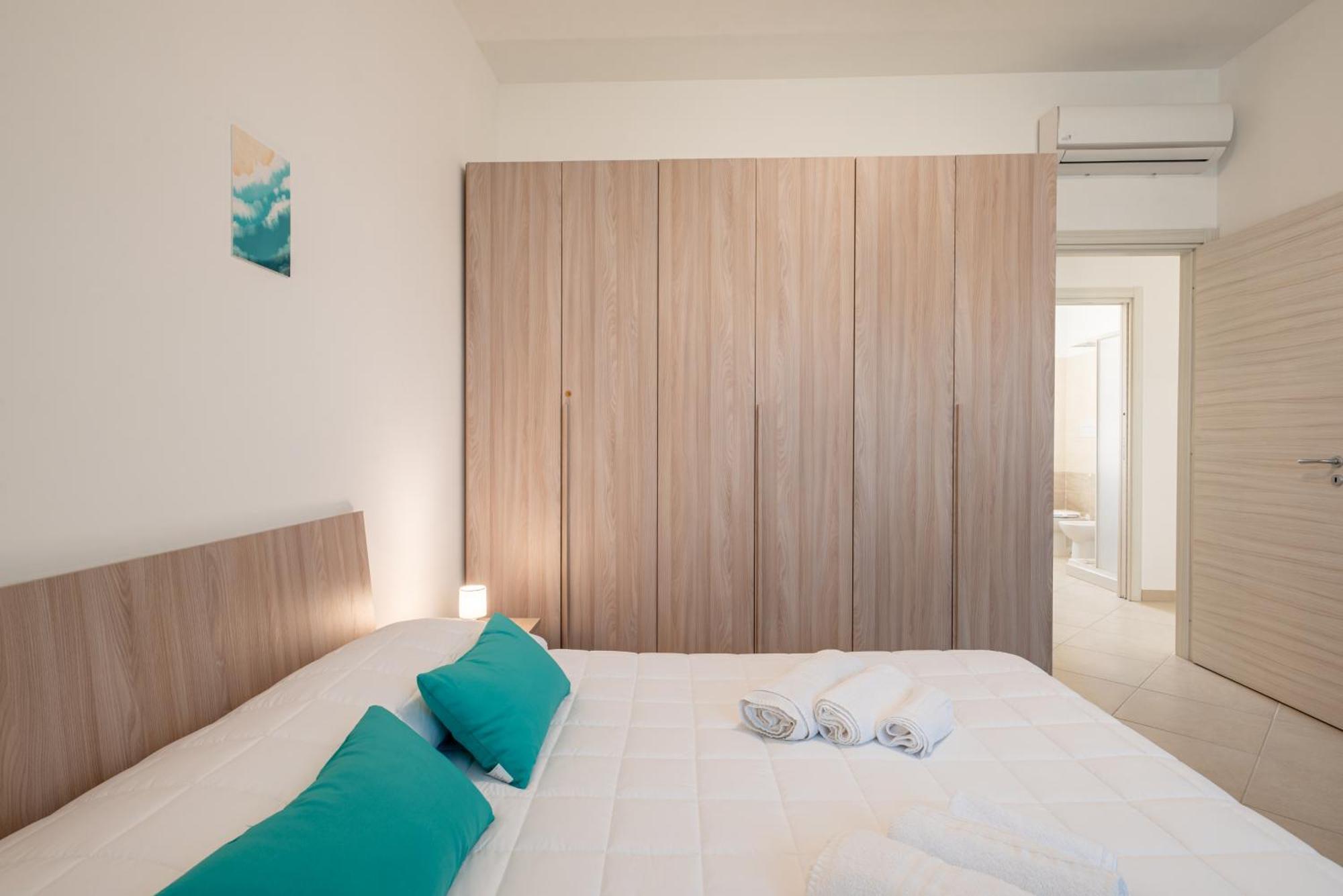 Icaro Residence Apartments With A Beautiful Pool SantʼAgata di Militello Eksteriør bilde