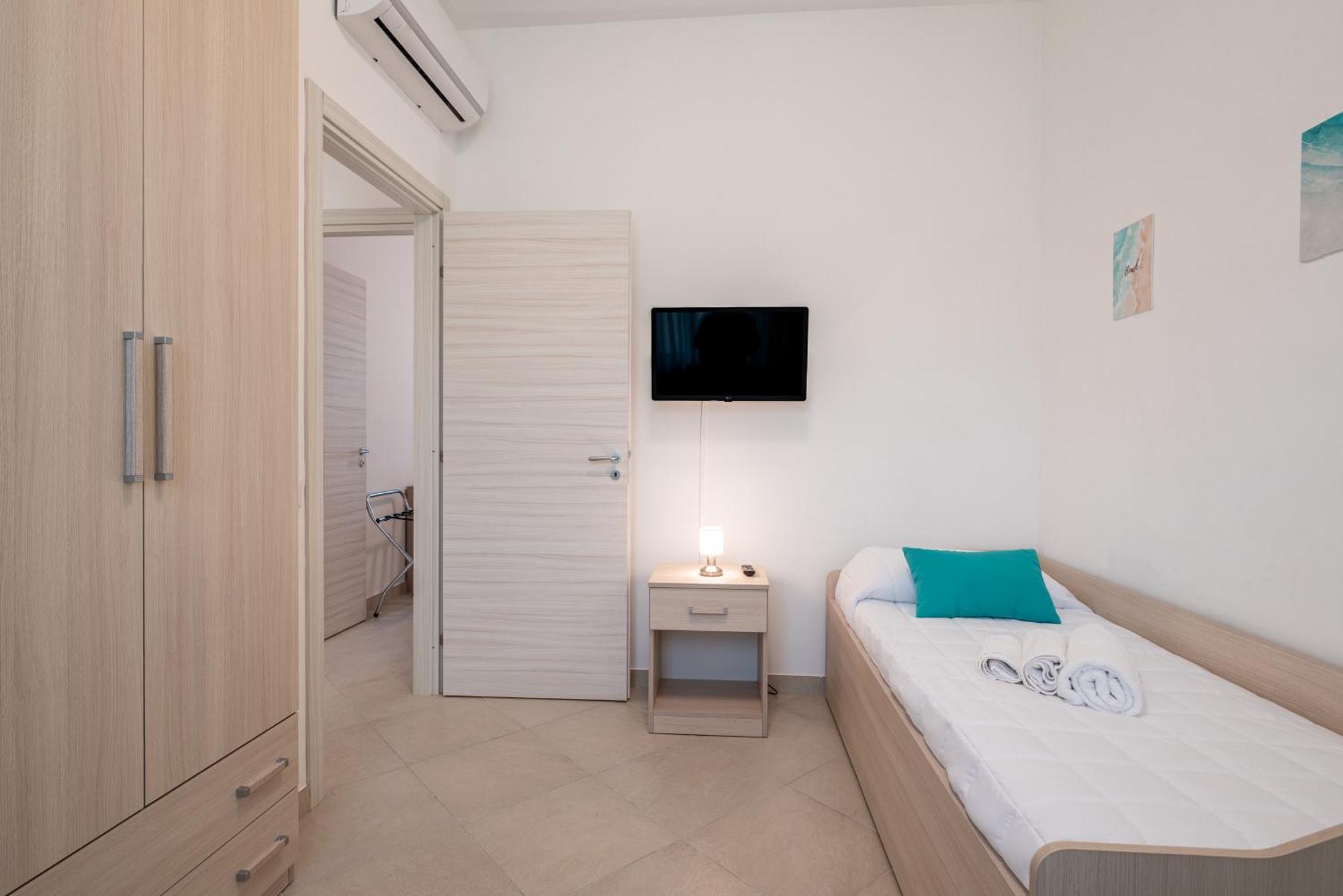 Icaro Residence Apartments With A Beautiful Pool SantʼAgata di Militello Eksteriør bilde