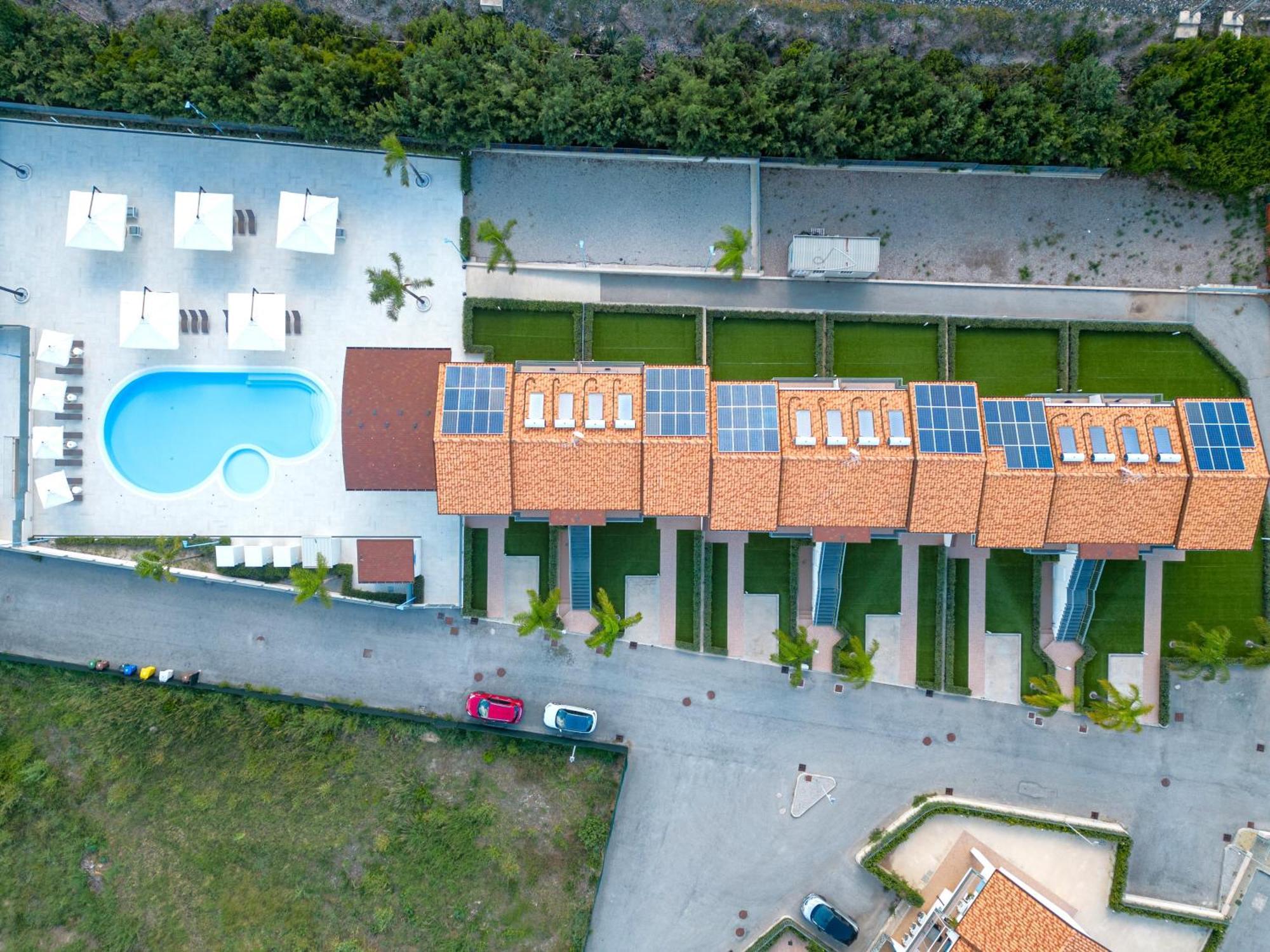 Icaro Residence Apartments With A Beautiful Pool SantʼAgata di Militello Eksteriør bilde