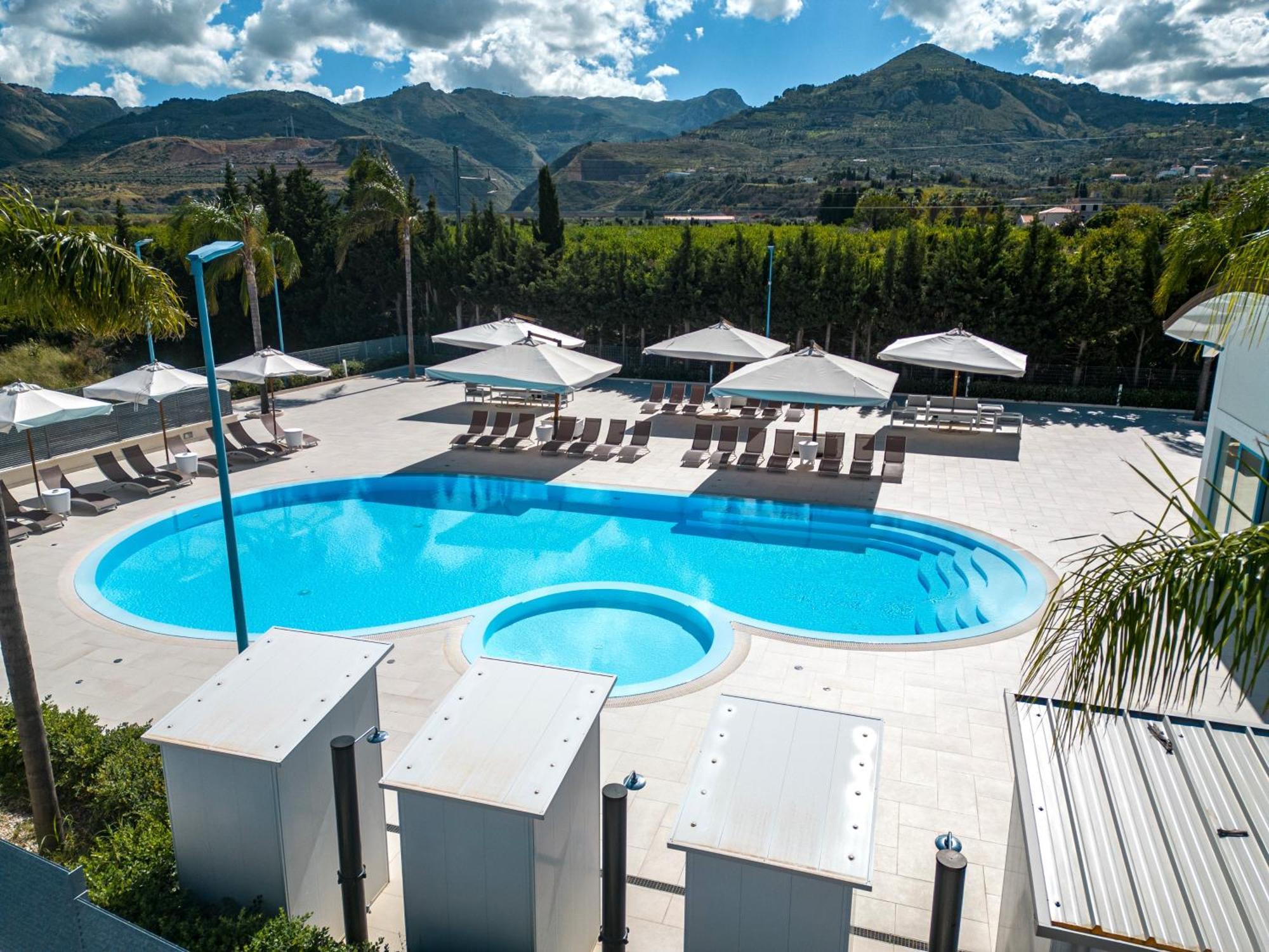 Icaro Residence Apartments With A Beautiful Pool SantʼAgata di Militello Eksteriør bilde