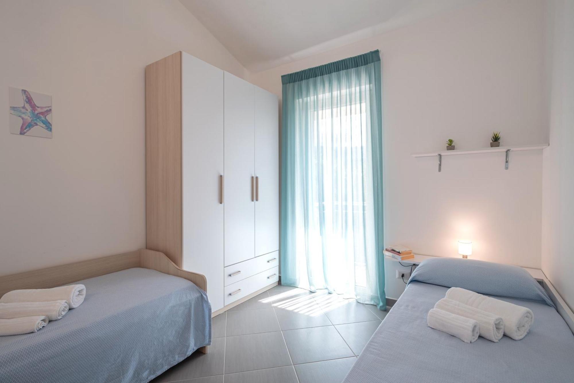 Icaro Residence Apartments With A Beautiful Pool SantʼAgata di Militello Eksteriør bilde