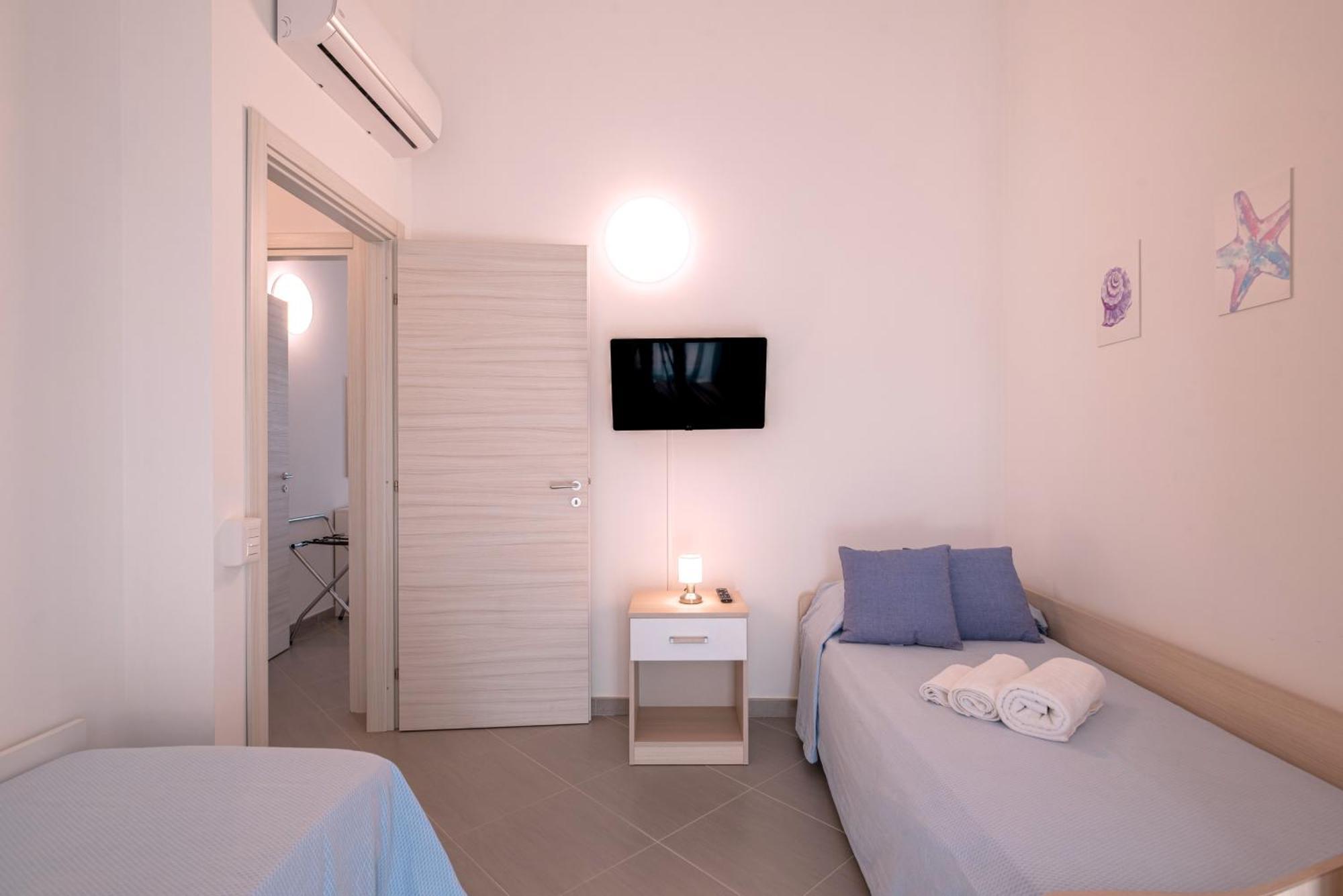 Icaro Residence Apartments With A Beautiful Pool SantʼAgata di Militello Eksteriør bilde