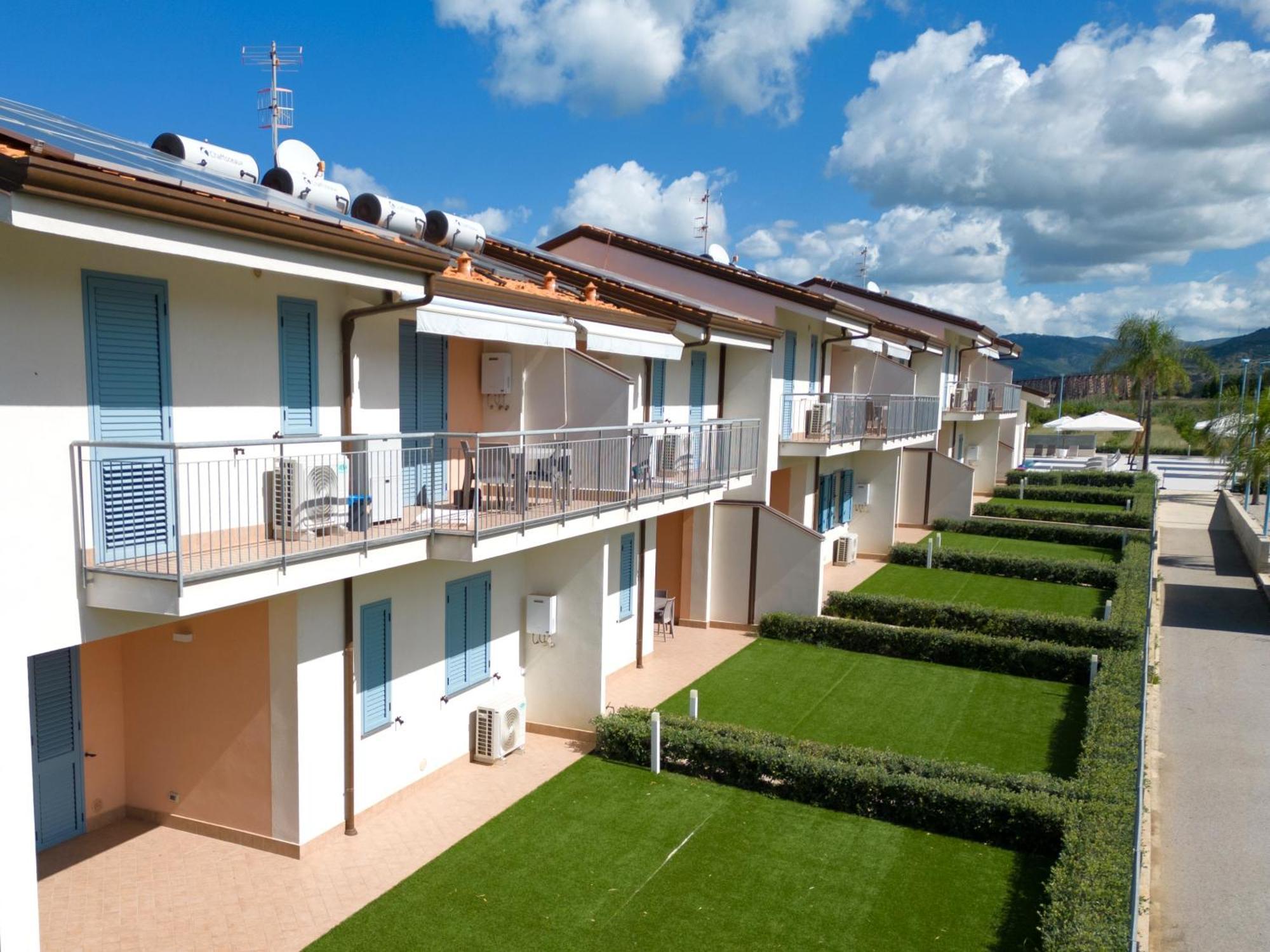 Icaro Residence Apartments With A Beautiful Pool SantʼAgata di Militello Eksteriør bilde