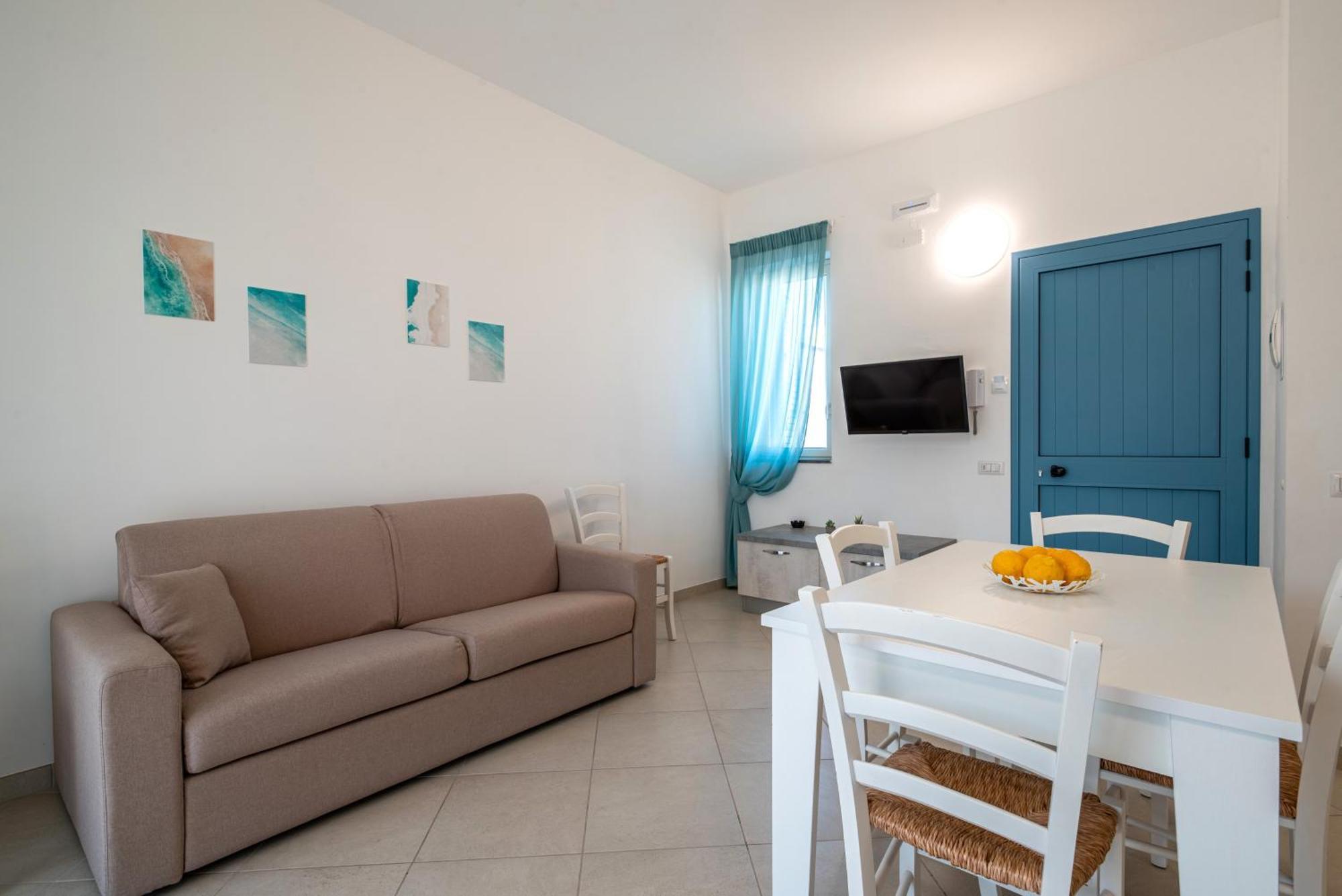 Icaro Residence Apartments With A Beautiful Pool SantʼAgata di Militello Eksteriør bilde