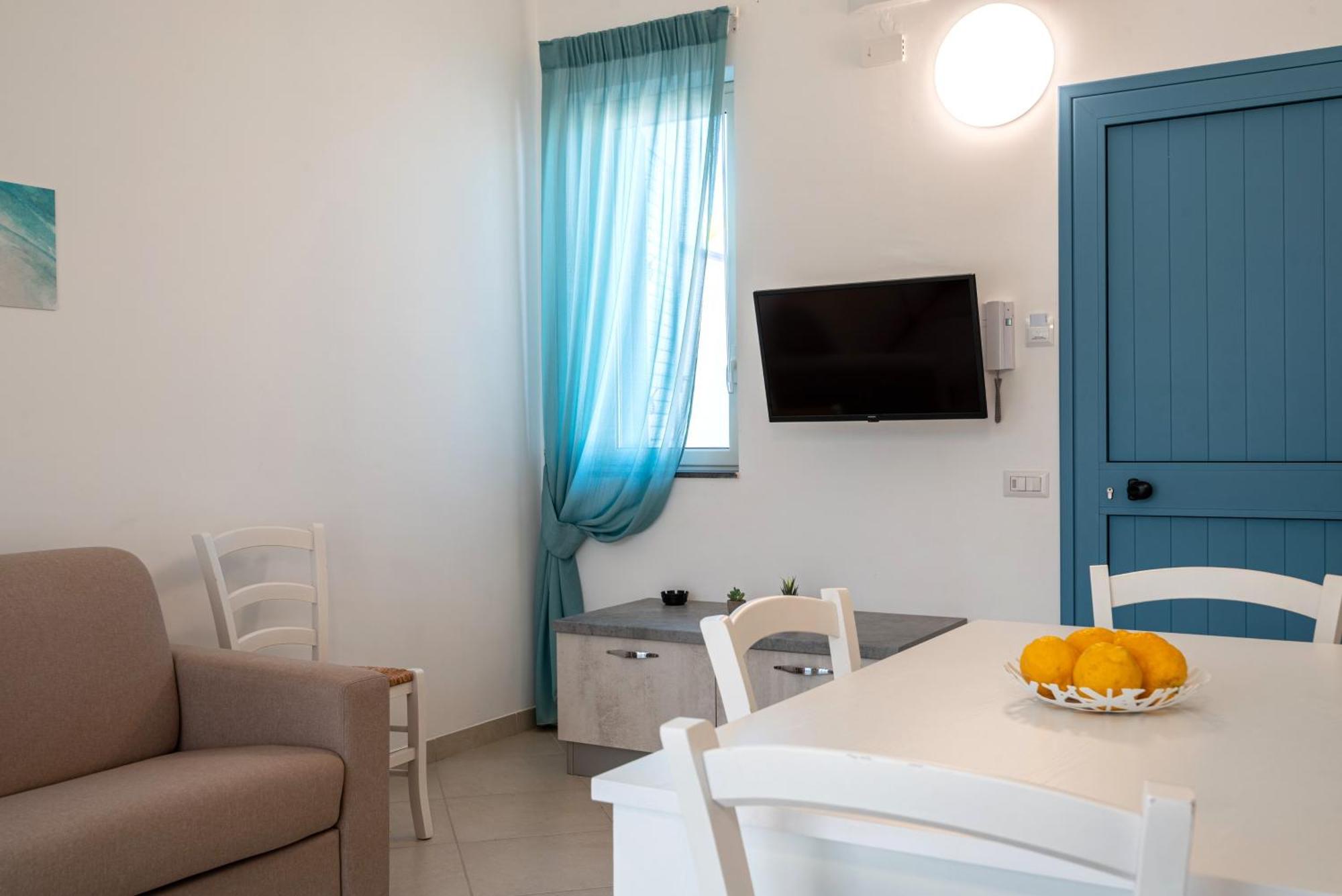 Icaro Residence Apartments With A Beautiful Pool SantʼAgata di Militello Eksteriør bilde